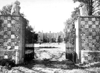 Gateway to Berkhamsted Place